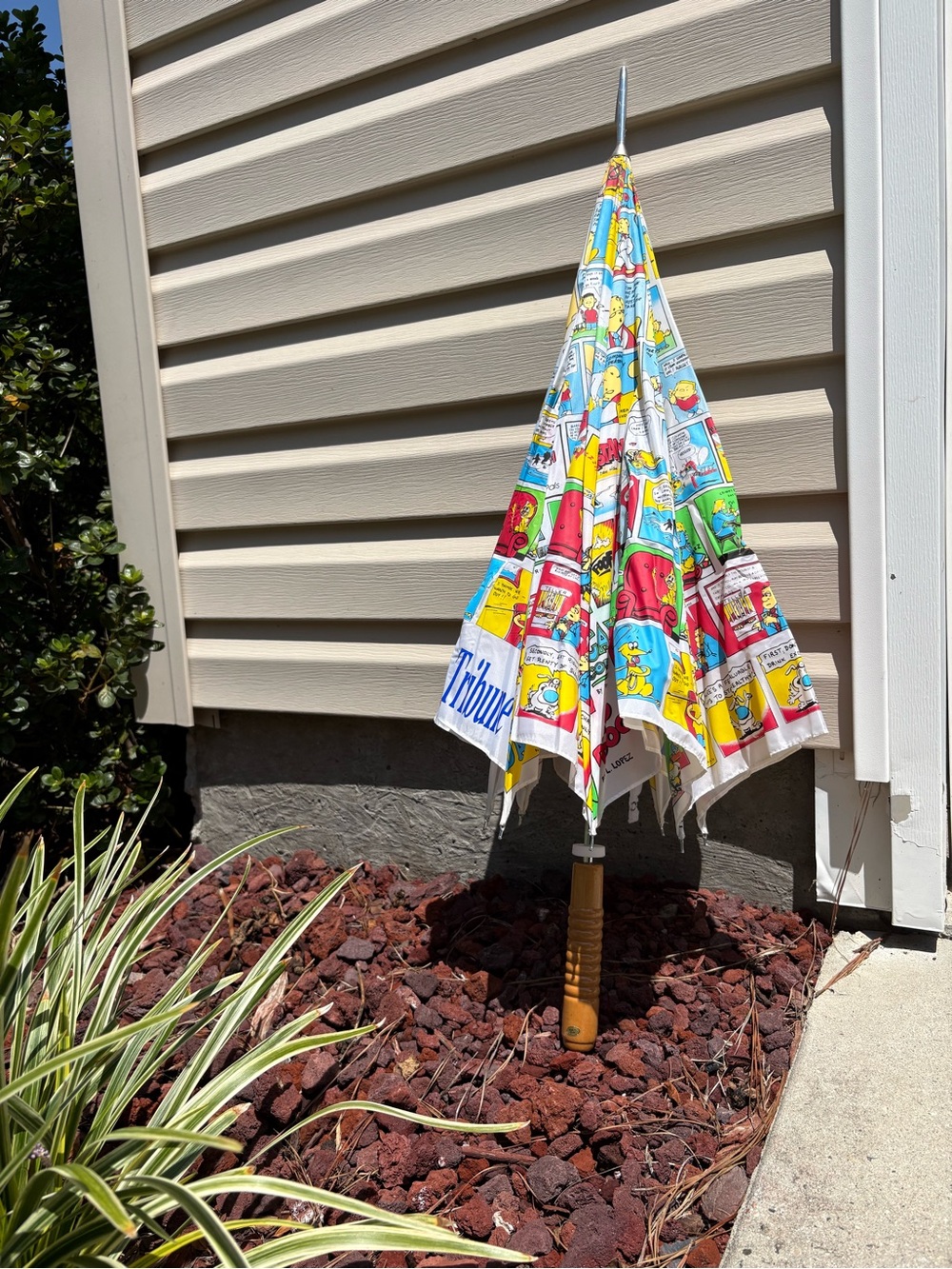 Colorful Cartoon-Strip Outdoor Umbrella - Multicolor